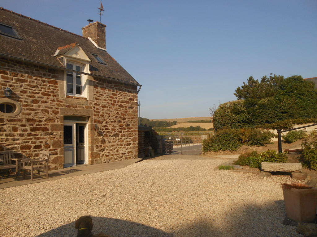 Le Jardin à Mordreuc Pleudihen-sur-Rance Exterior foto